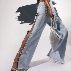 COVERED IN DIAMONDS RELAXED JEANS In Light Blue Denim AKIRA brand. (NWT)